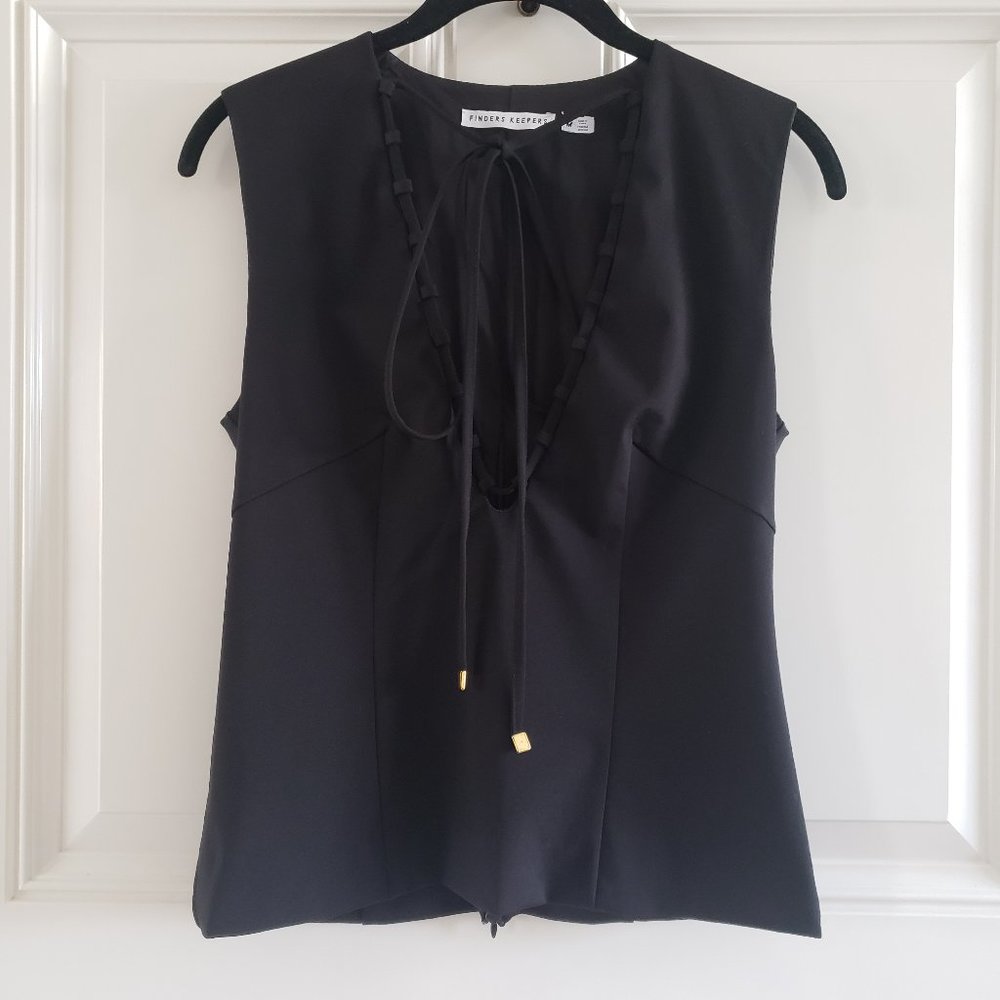 FINDERS KEEPERS Deep V Neck Front Tie Womens Black Top SZ M